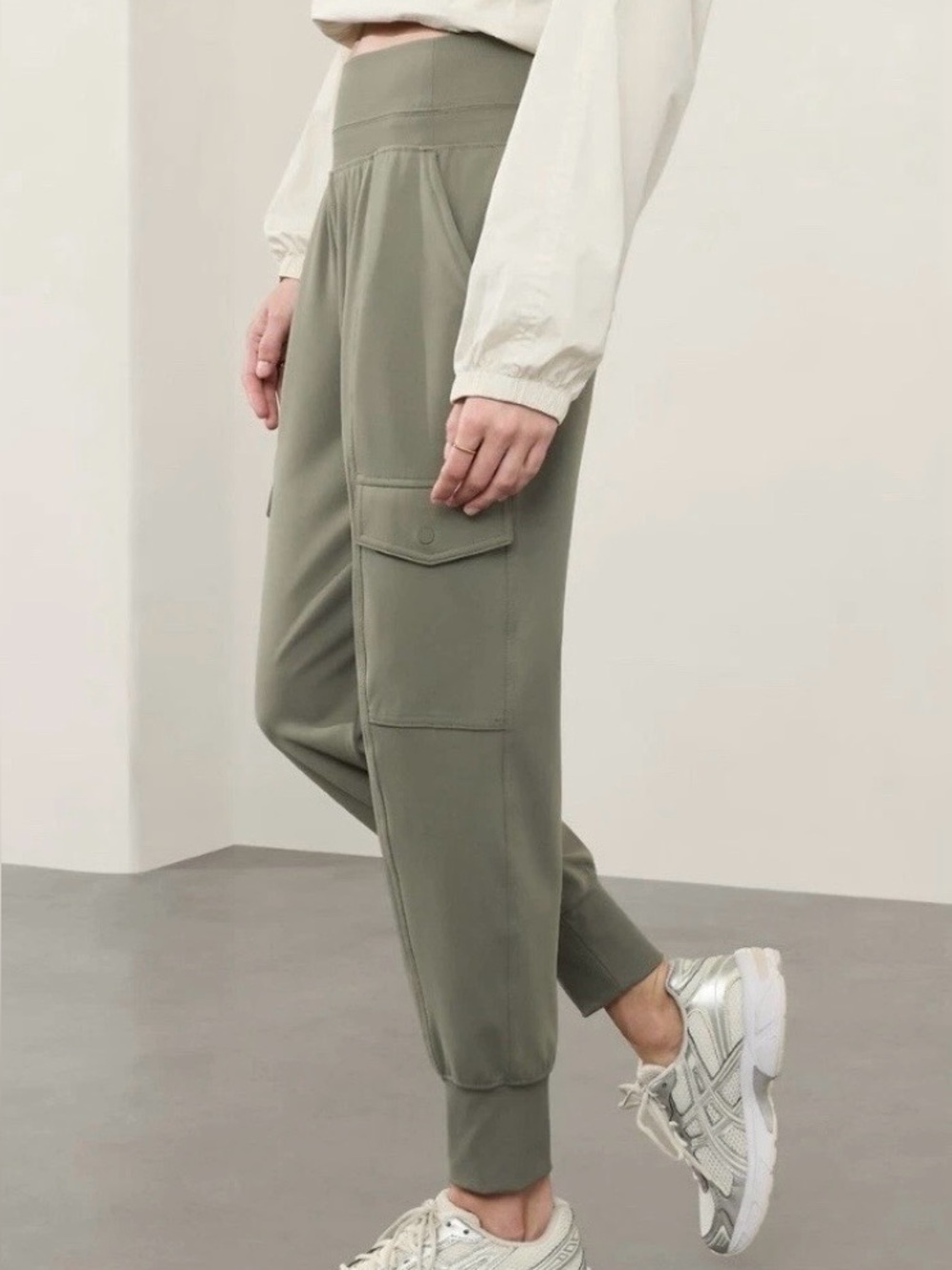 Athleta Venice High Rise Cargo Jogger Sz M Moss Sculptek Light All-way Stretch - Picture 7 of 13